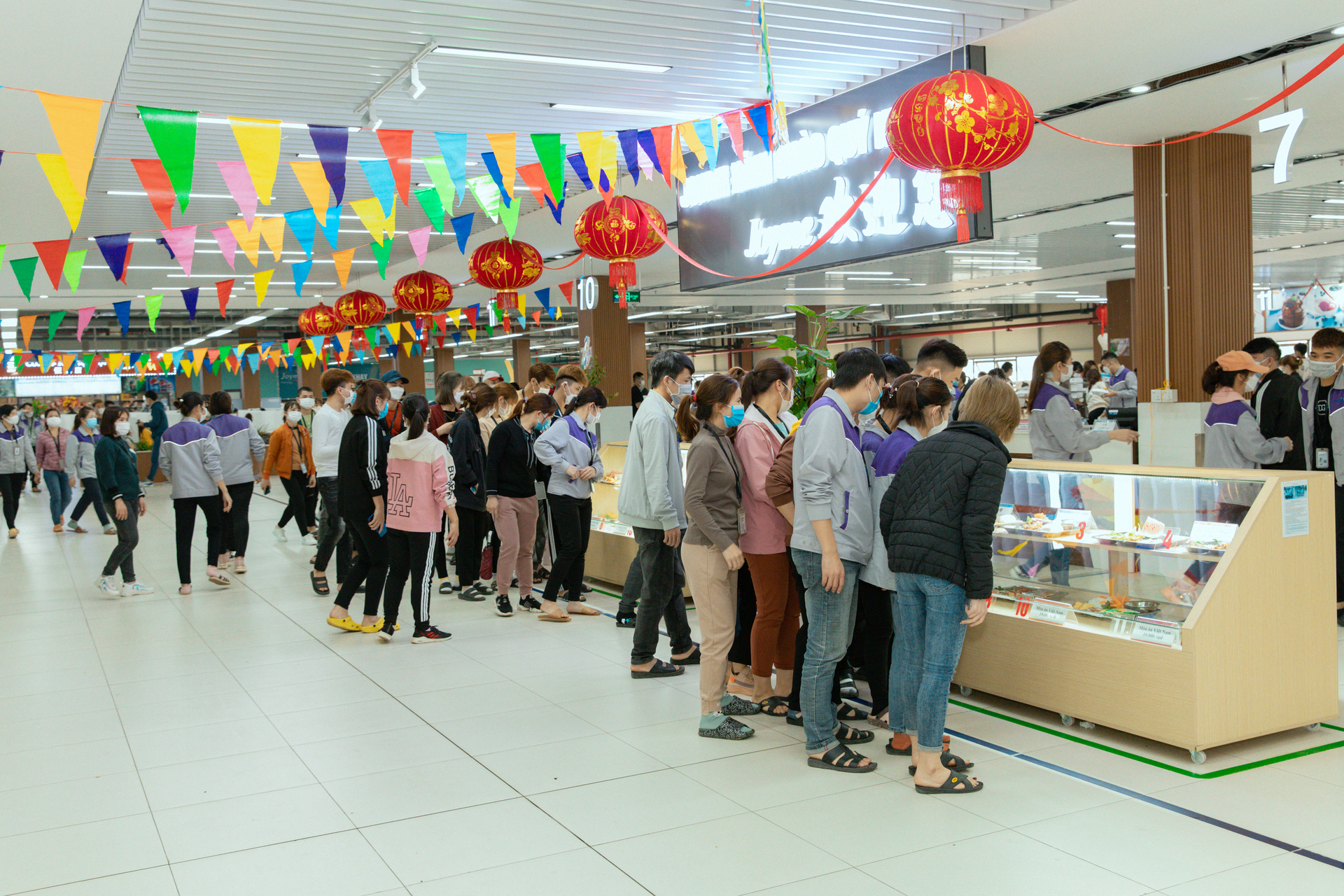 Kinh nghiệm 20 năm cung cấp suất ăn công nghiệp, suất ăn trường học, tiệc ngoài