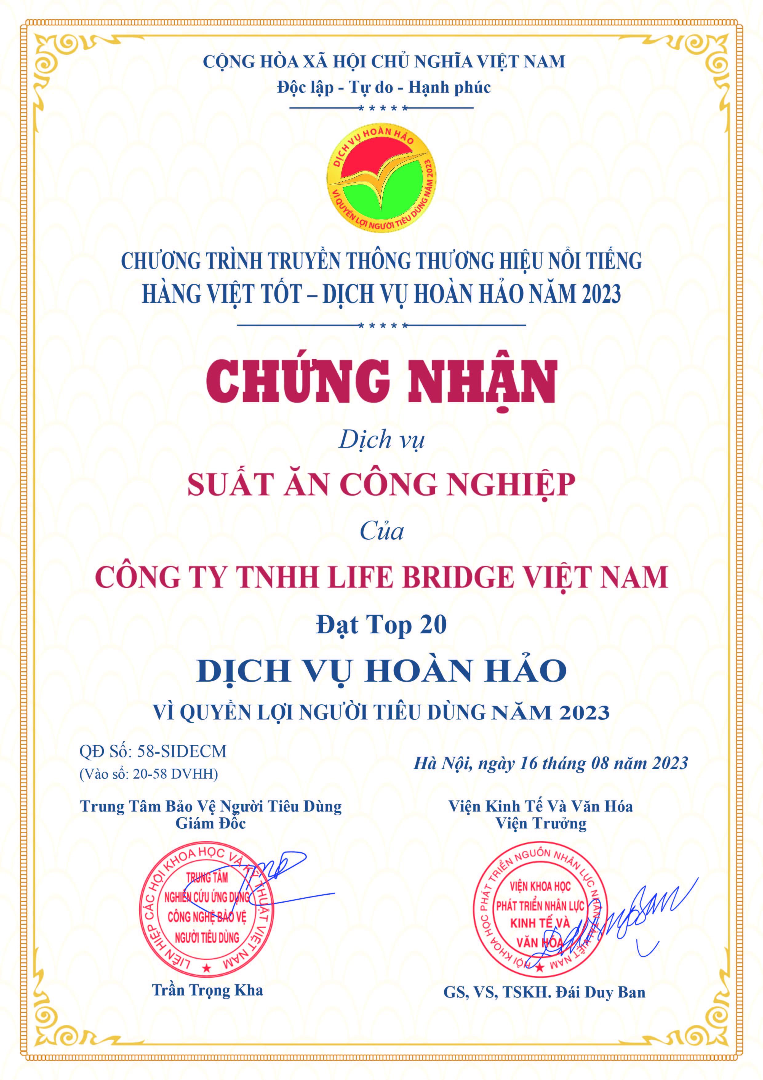 Bằng chứng nhận "Dịch vụ hoàn hảo vì quyền lợi người tiêu dùng năm 2023"