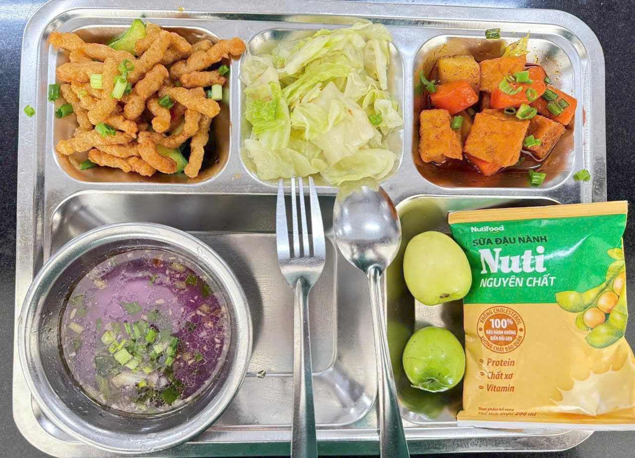 Tiêu chuẩn suất ăn công nghiệp đạt chuẩn vệ sinh